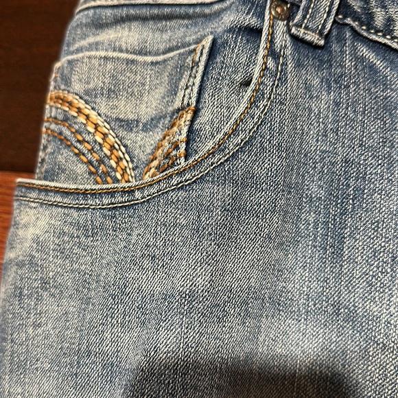 Cato Stretchy Light Blue Jean Capris - Picture 5 of 9